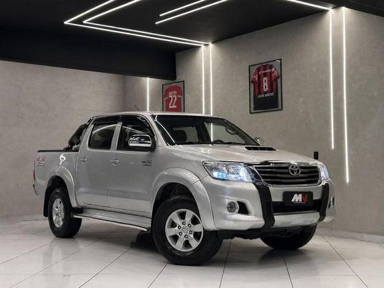 TOYOTA HILUX 3.0 SRV 4X4 CD 16V TURBO INTERCOOLER DIESEL 4P AUTOMÁTICO TOYOTA HILUX 3.0 SRV 4X4 CD 16V TURBO INTERCOOLER DIESEL 4P AUTOMÁTICO
